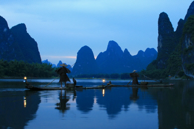 Guangxi - Li River Cormorant Fisherman (4).jpg (405228 bytes)