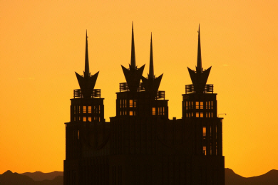 Inner Mongolia - Hohhot Building at Sunset.jpg (281400 bytes)