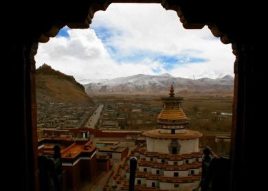 Tibet Gyantse - Monastery.jpg (141832 bytes)