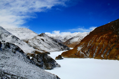 Tibet Landscape (3).jpg (207362 bytes)