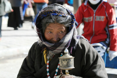 Tibet People (18).jpg (291535 bytes)