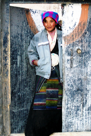 Tibet People (2).jpg (259298 bytes)