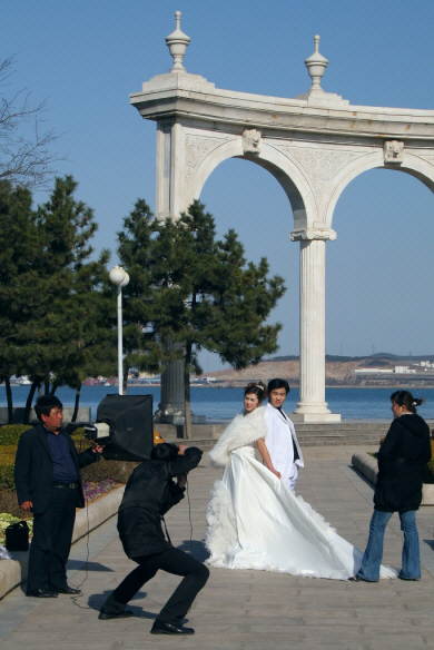 Weihai Wedding Shoot.jpg (517946 bytes)