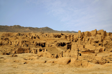 Xinjiang, Ruins of Jiaohe.jpg (245834 bytes)