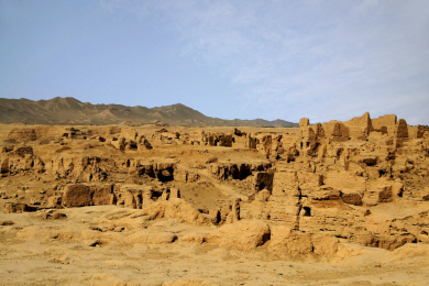 Xinjiang, Ruins of Jiaohe.jpg (245834 bytes)