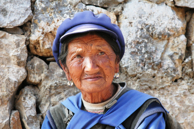 Yunnan - Bai Sha Village Elder.jpg (406055 bytes)