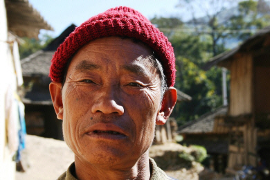 Yunnan - Forest People, Xishuangbanna (5).jpg (161038 bytes)