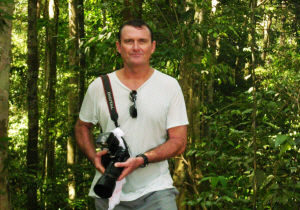 lb_jungle.JPG (301472 bytes)